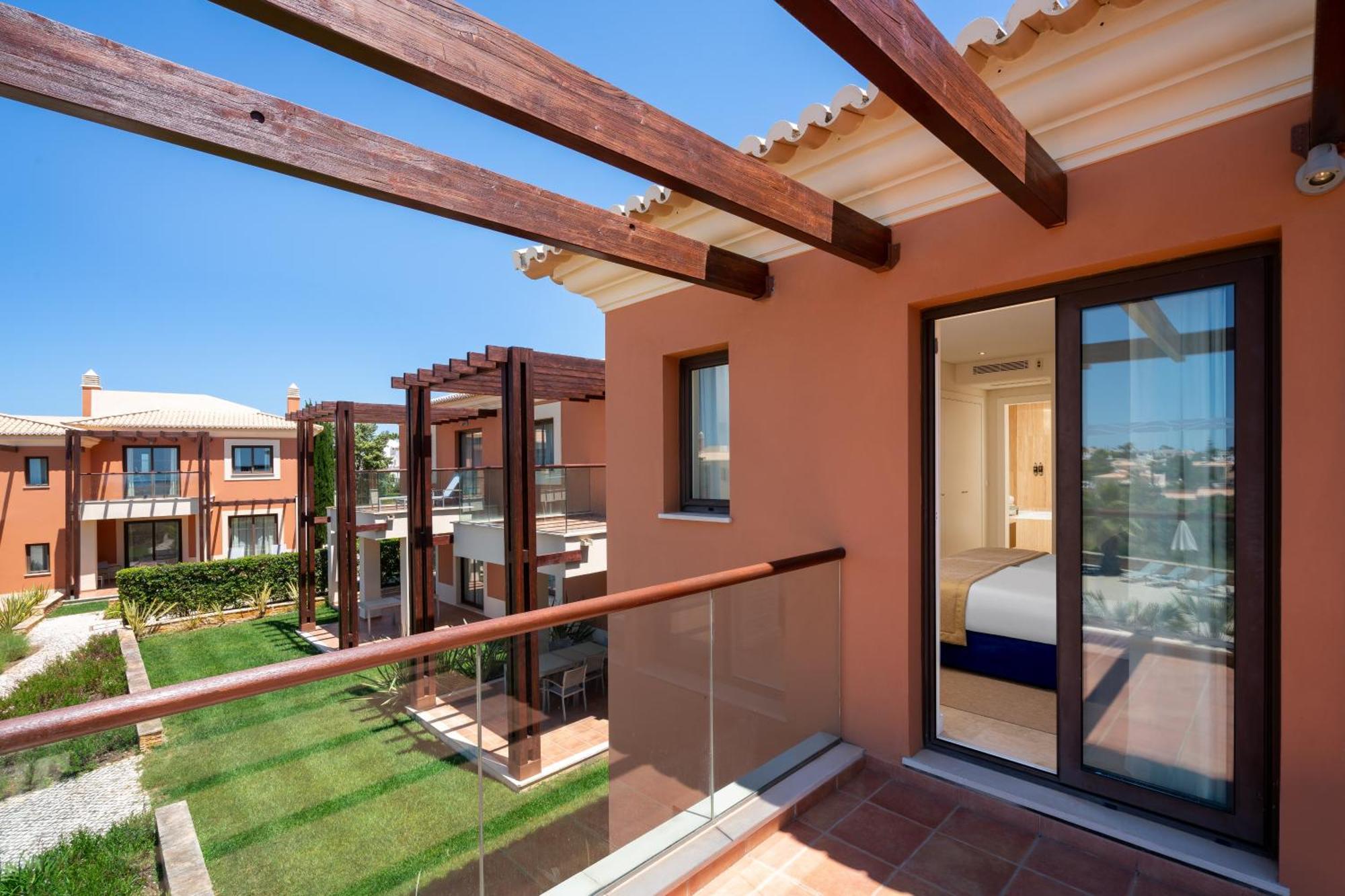 Three-Bedroom Luxury Townhouse,1437922909:JPEG